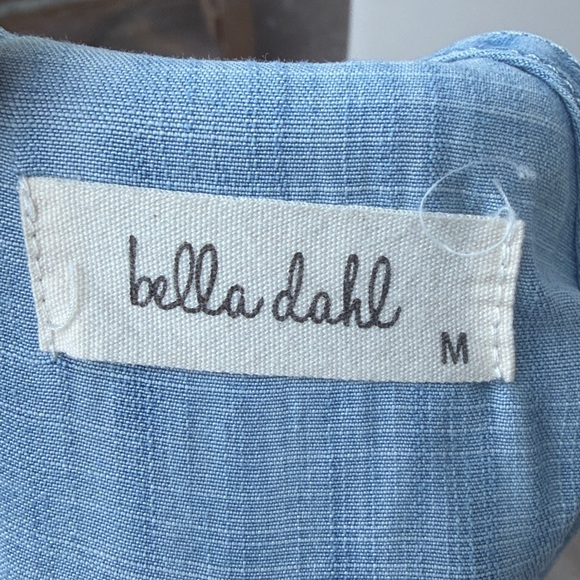 BELLA DAHL NWOT Light Blue Flirty Sleeveless Romper size Medium New without Tags